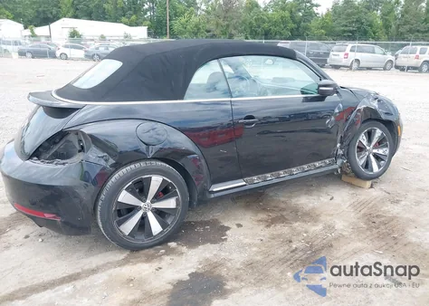 2013 Volkswagen Beetle 2.0T z USA, uszkodzony, nr VIN 3VW7T7AT7DM827842